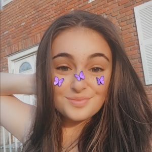 Meet your posher Daniella!!